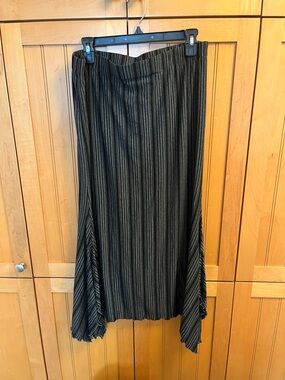 Susan’s Women’s Black  and Gray Vertical-Stripe Maxi Skirt with Asymmetrical Hem